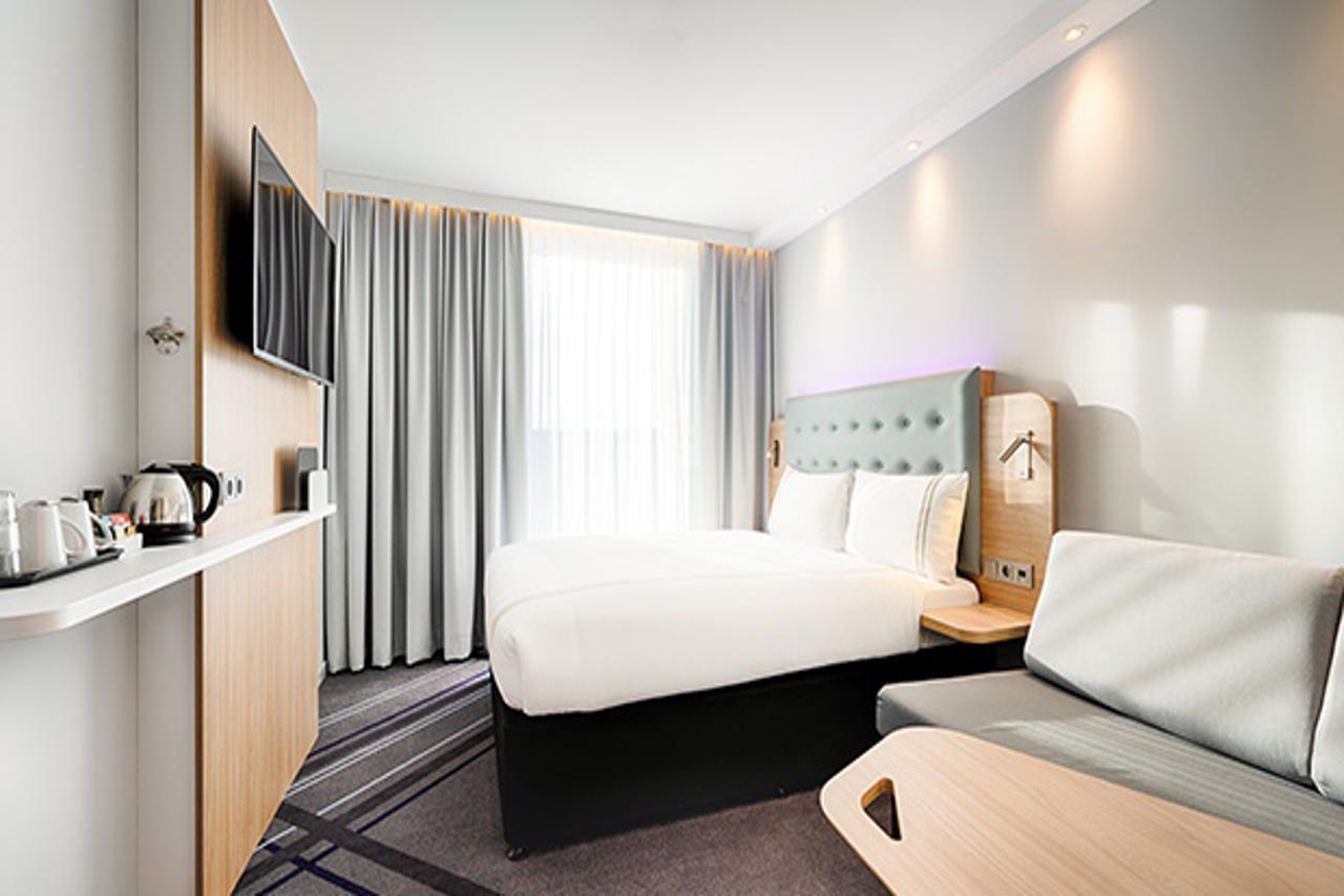 Premier Inn Leipzig City Hahnekamm ภายนอก รูปภาพ